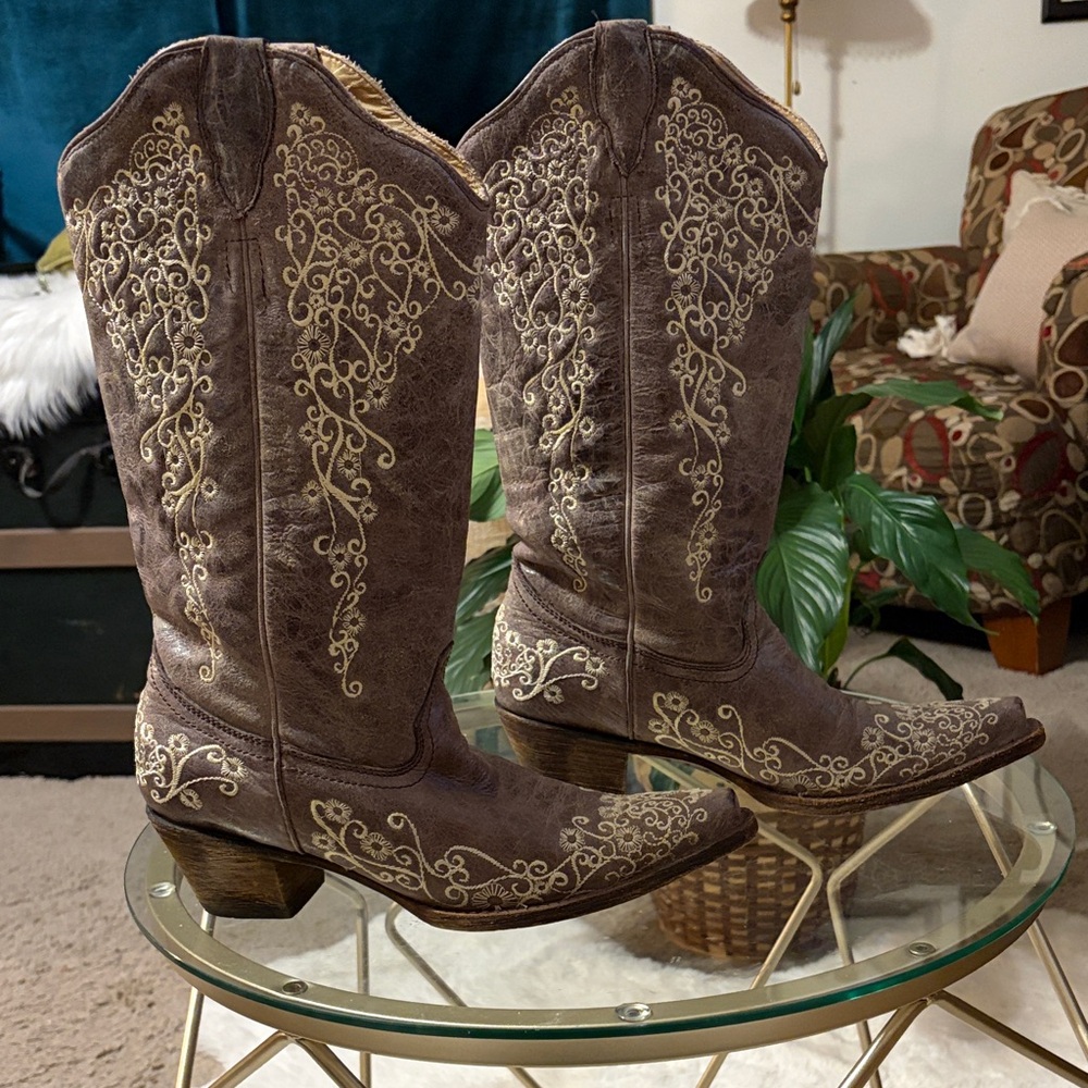Corral Brown Distressed with Bone Embroidered Boots - Snip Toe - Picture 3 of 12